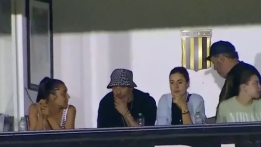 Ezequiel Lavezzi reapareció en un partido de fútbol tras su internación