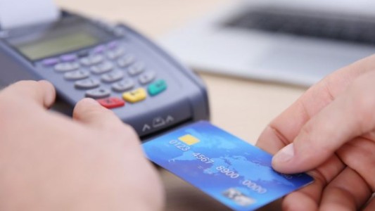 Las compras con tarjetas de crédito se desplomaron en enero