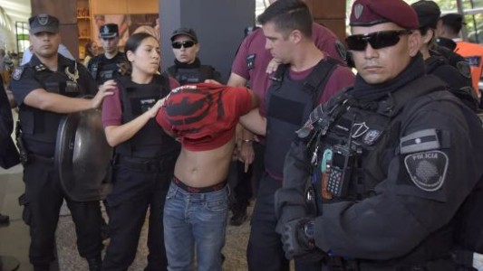 El Gobierno de la Ciudad deportó a Chile a un delincuente detenido hace un mes