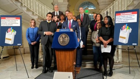 Nueva York demanda a gigantes de redes sociales por el impacto en la salud mental