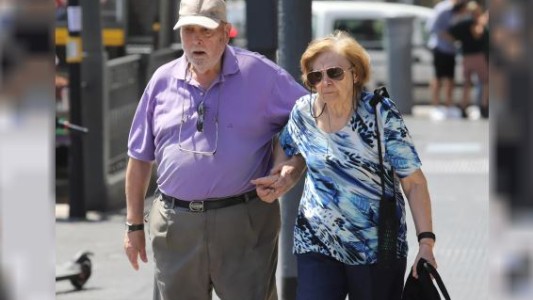 Los medicamentos consumidos por adultos mayores suben tres veces más que el resto