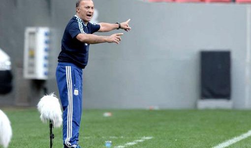 Olarticoechea: "Si niegan jugadores, iremos con 13 o 14 a poner el pecho"