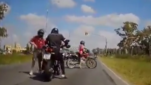 Video: motochorros roban en plena ruta