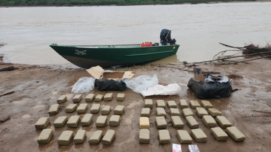 Intentaron cruzar el río Bermejo con más de 49 kilos de marihuana