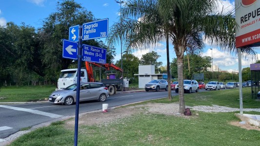 Conductores sonaron bocinas: motochorros robaron frente a un destacamento policial en Córdoba