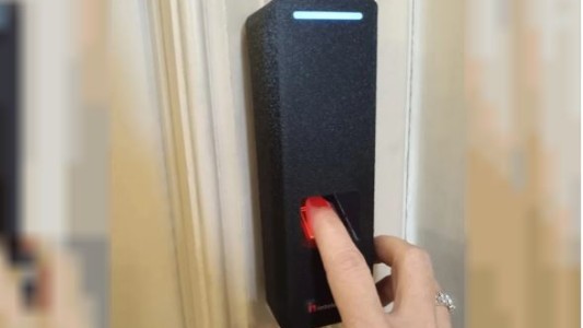 Un organismo estatal renueva sus lectores de huellas para mejorar el control del cumplimiento de horario de sus empleados