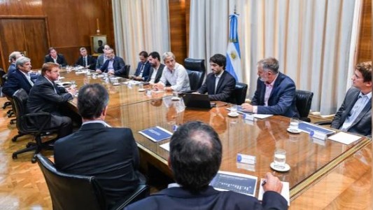 Luis Caputo se reunió con empresas de consumo masivo