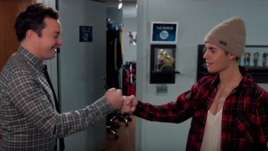 Video: el saludo secreto entre Justin Bieber y Jimmy Fallon