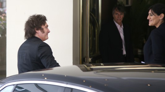 Tensión en el gobierno: Milei monitoreó el debate del DNU desde Casa Rosada y luego en Olivos