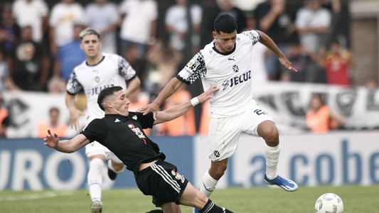 Independiente tuvo un partido para el olvido, cayó ante Riestra y complicó su pase de ronda