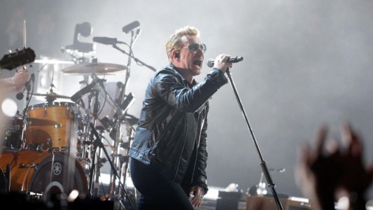 Bono: "Bonsoir Paris! Oui, I am Paris"