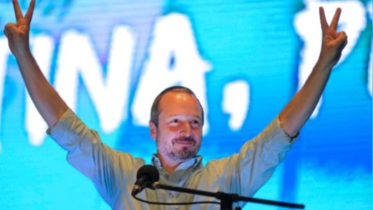 Kicillof designó a Sabbatella al frente del Comité de Cuenca del Río Reconquista