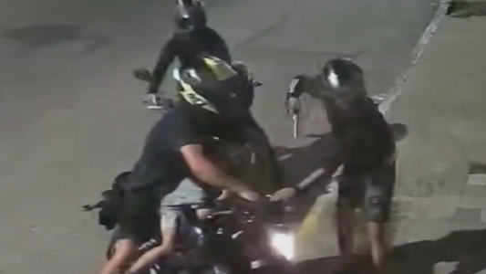 Aterrados por los motochorros: asaltaron a un hombre con su hijo