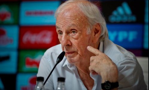 César Luis Menotti fue internado por un cuadro de anemia