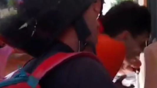 Ituzaingó: repartidores atraparon y golpearon a un ladrón que había robado una moto