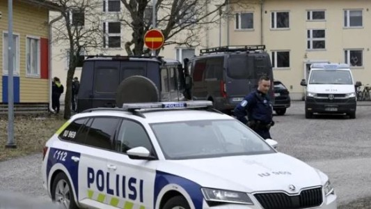 Tiroteo en una escuela de Finlandia: un menor murió y hay otros dos heridos
