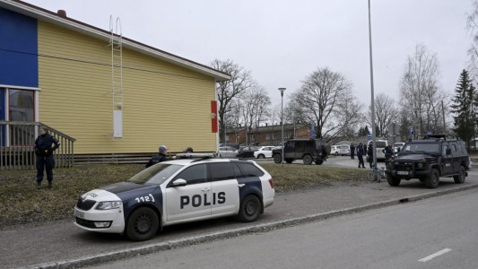 Finlandia: el nene que mató a tiros a un compañero en la escuela era "víctima de acoso"