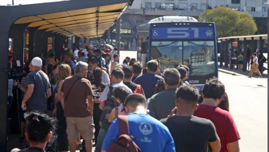La UTA declaró el estado de alerta y este lunes podría haber paro de colectivos en el AMBA