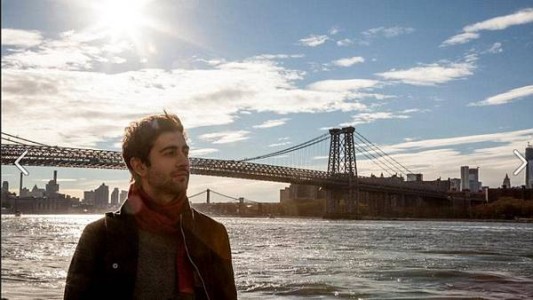 Actuó un suicidio en una obra de teatro, pero se ahorcó de verdad