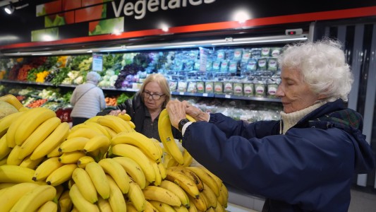 Los alimentos estuvieron por debajo del índice general de inflación y compensaron la suba de los servicios