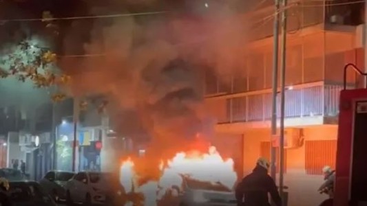 Video: Quemacoches atacaron en Villa del Parque