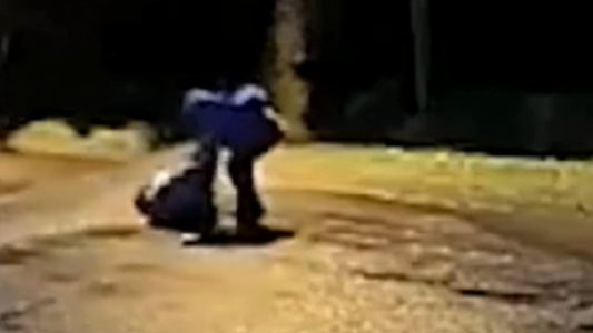 Volvía de la facultad y un ladrón la apuñaló para robarle