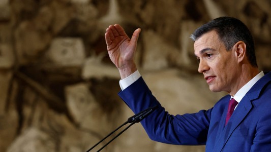 Francos dijo que Pedro Sánchez debería pedir la renuncia del ministro que agravió a Milei