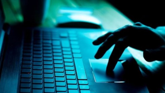 Vaciaban cuentas bancarias a través de teléfonos celulares robados y ahora serán indagados