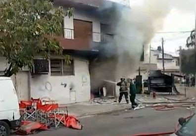 Se incendió una histórica parrilla de Ramos Mejía: los vecinos ayudan a reconstruirla
