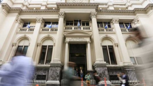 Los turistas ya no podrán abrir cuentas bimonetarias en el país