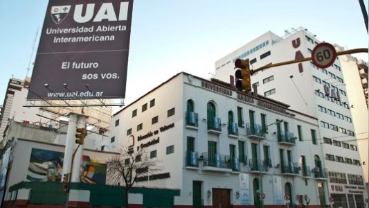 Una estudiante cayó de un piso 11 en San Telmo: tiene múltiples fracturas en las piernas