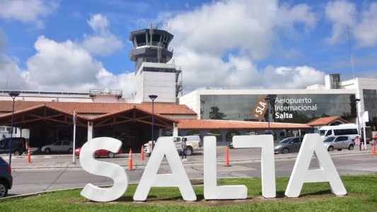 Imputaron a un pasajero que mencionó la palabra "bomba" en el aeropuerto de Salta