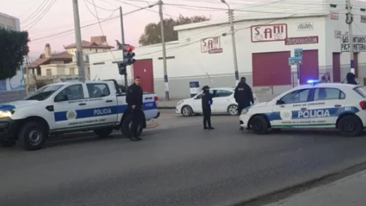 Para robarle el celular, asesinaron a un adolescente cuando iba al colegio