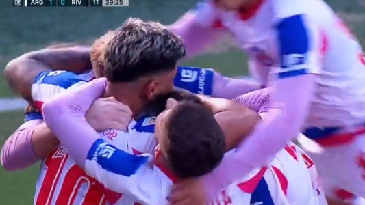 River cayó ante Argentinos y se agrava la crisis