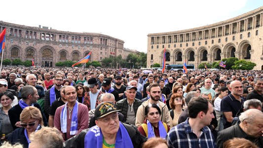 Armenia: 300 detenidos durante manifestaciones opositoras