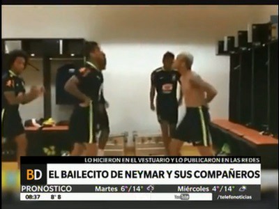 Festejo con baile de Neymar y sus compañeros