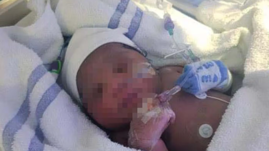 Buscan a la mamá de tres bebés abandonados en siete años de intervalo