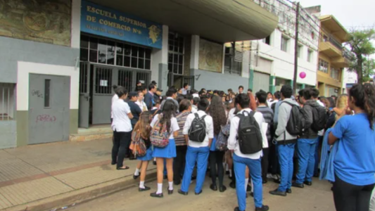 Arrojó gas pimienta en el aula e intoxicó a sus compañeros