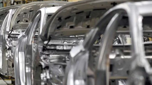 Fuerte caída en la producción de autos en mayo aunque las ventas repuntaron respecto de abril