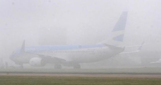 Rige una advertencia violeta por niebla en Buenos Aires: qué implica