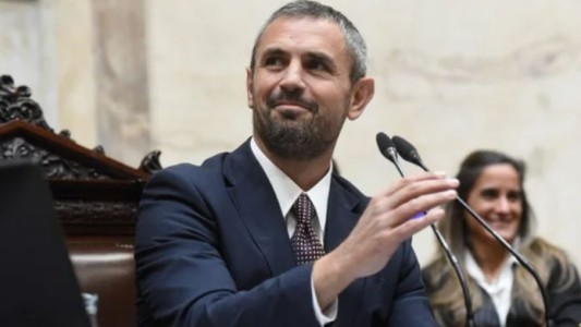 Menem vendió la flota de 46 autos como parte del ajuste del gasto que le imprimió a su gestión