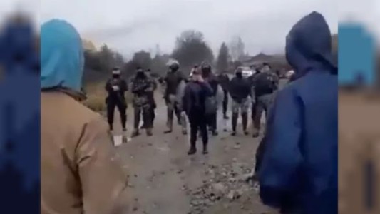 Bullrich felicitó a una oficial de El Bolsón por el desalojo de usurpadores sin orden judicial