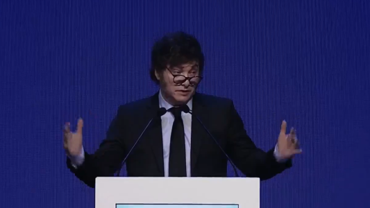 Milei: “Me van a tener que sacar muerto de la Rosada para quebrar el déficit fiscal”