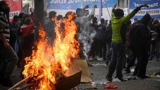 Tensión en el Congreso entre fuerzas federales y manifestantes