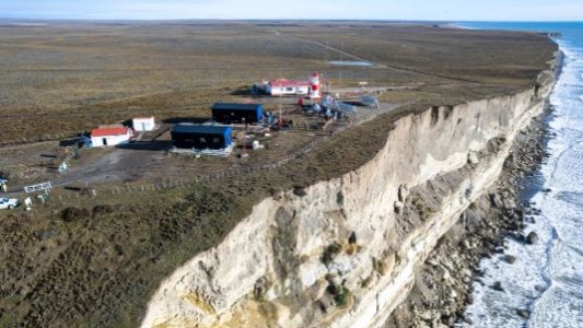 El Gobierno retirará los paneles de territorio chileno tras las críticas de Boric por la base argentina