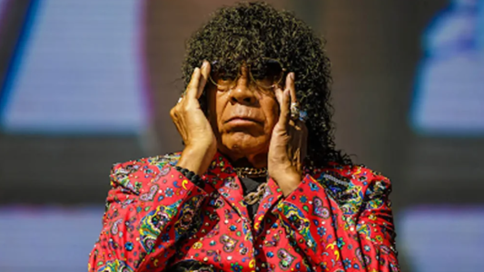 Preocupación por la "Mona" Jiménez: tuvo que ser internado y canceló un show