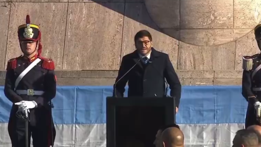 El reclamo de Pullaro a Milei en pleno acto en Rosario: "Necesitamos obras de infraestructura"