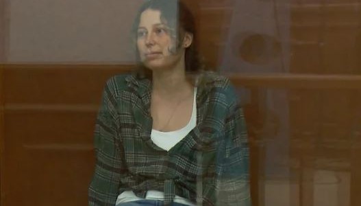 Una mujer ruso-estadounidense va a juicio por traición tras donar fondos a Ucrania
