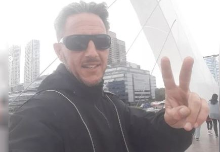 Pidieron la detención del hombre que agredió con un botellazo a Milei por robarse fichas del casino