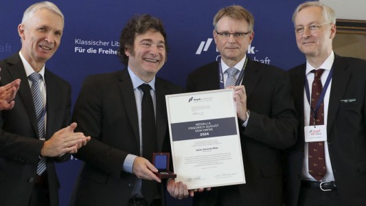 Tras su paso por España, Milei arribó a Hamburgo para ser premiado